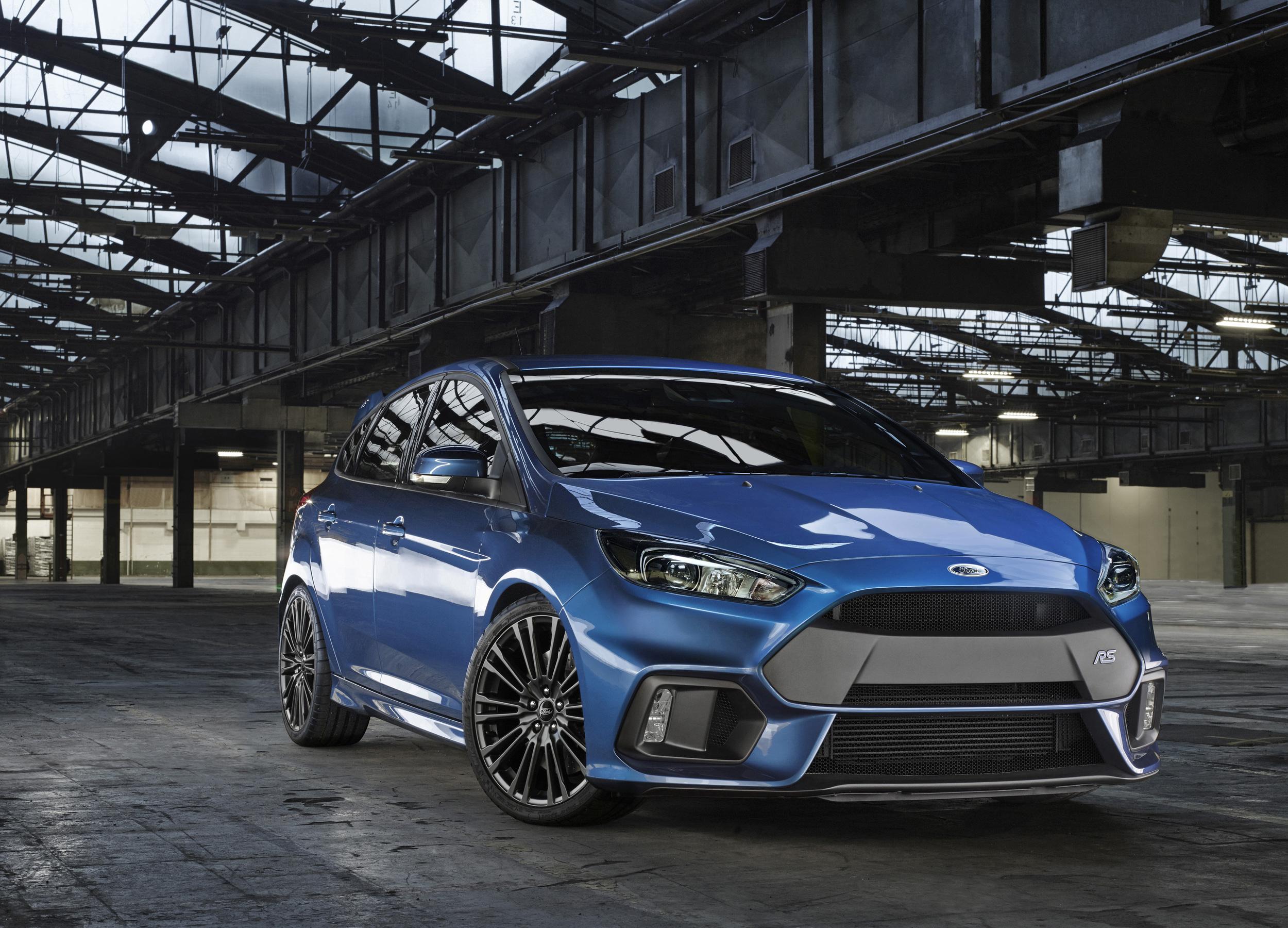 2016_Ford_Focus_RS_1