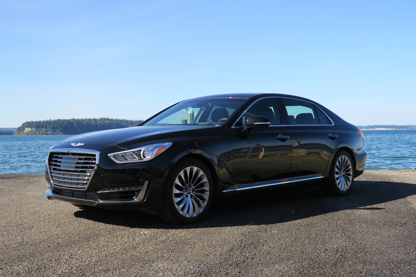 Genesis g90 2016